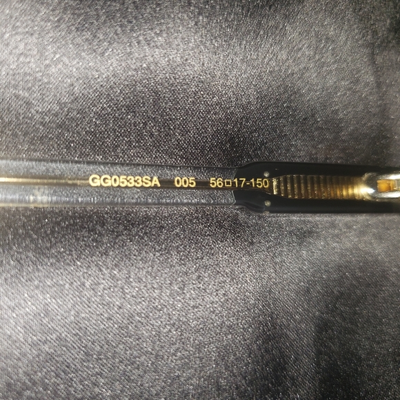 GUCCI OVERSIZED SUNGLASSES - Picture 3 of 6